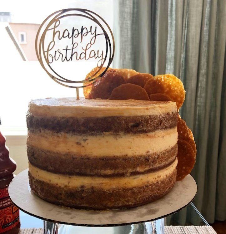 8" Round- 3 Layers cake