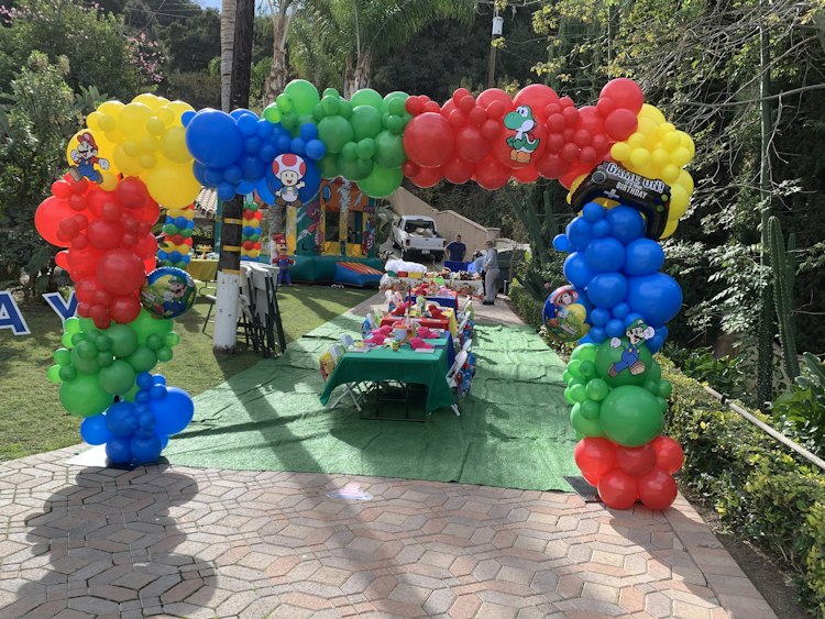 Balloon garland
