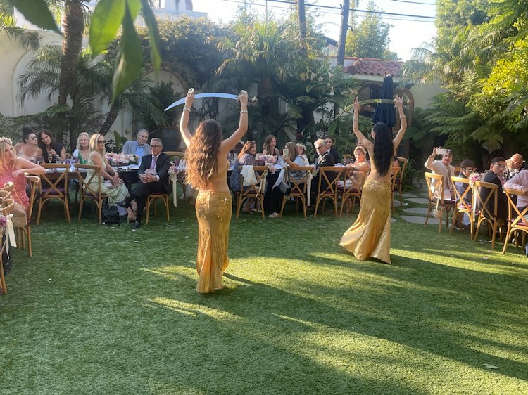 Belly Dancer(s)