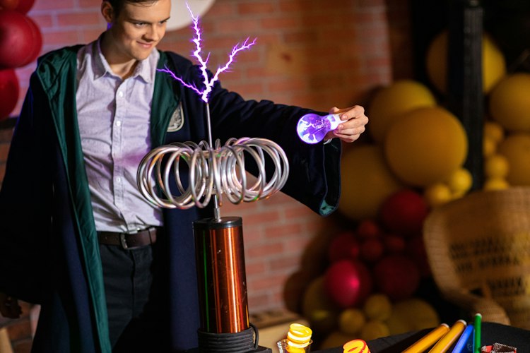 Kids Tesla show