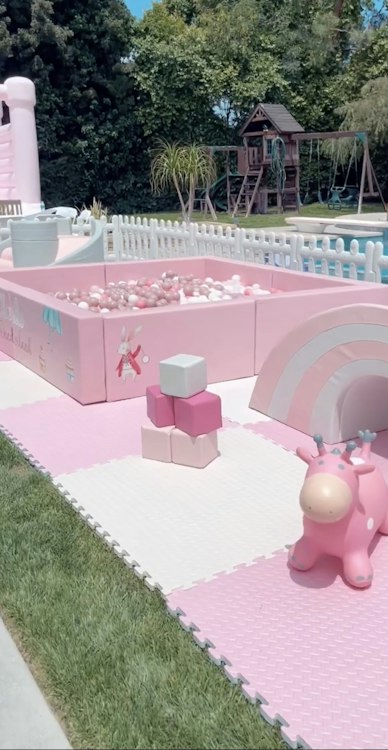 8x8ft Square Ball Pit