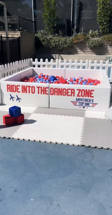 8x8ft Square Ball Pit