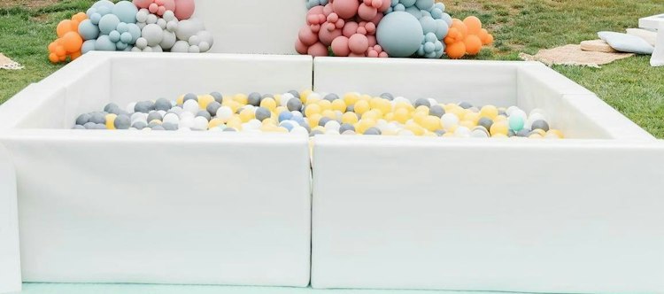Grand Square Ball Pit (12x12ft)