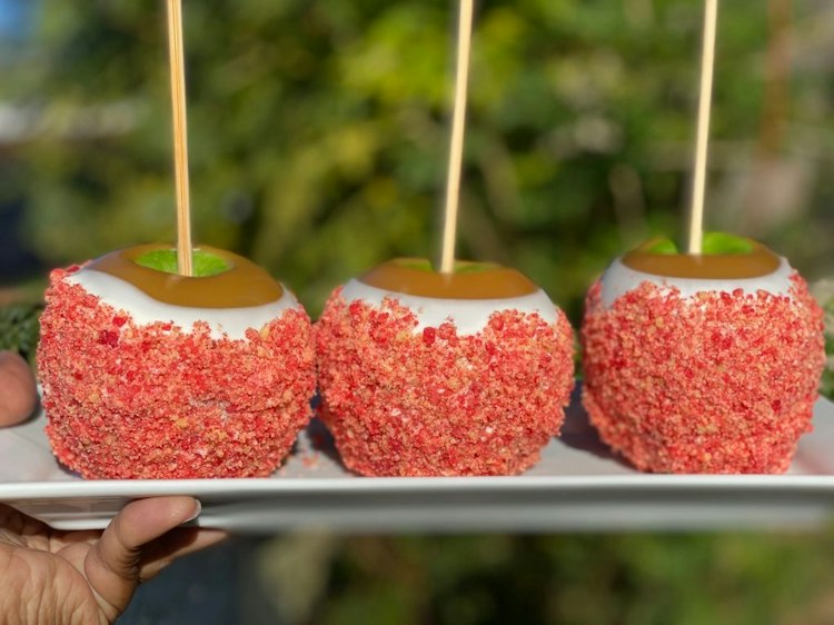 Butterfinger/Strawberry Crunch Candy Apples