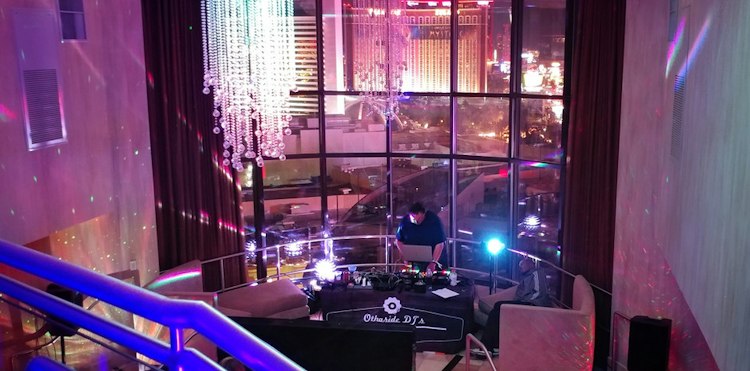 DJ Set - Night Club Experience