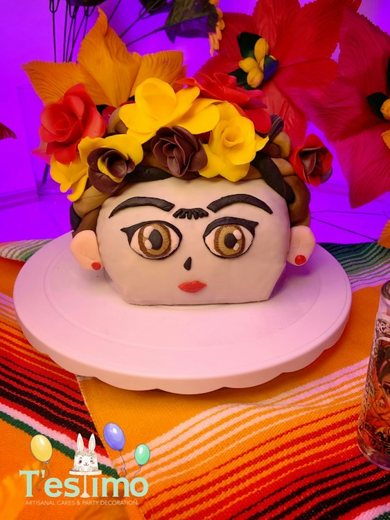 Sculpted cake