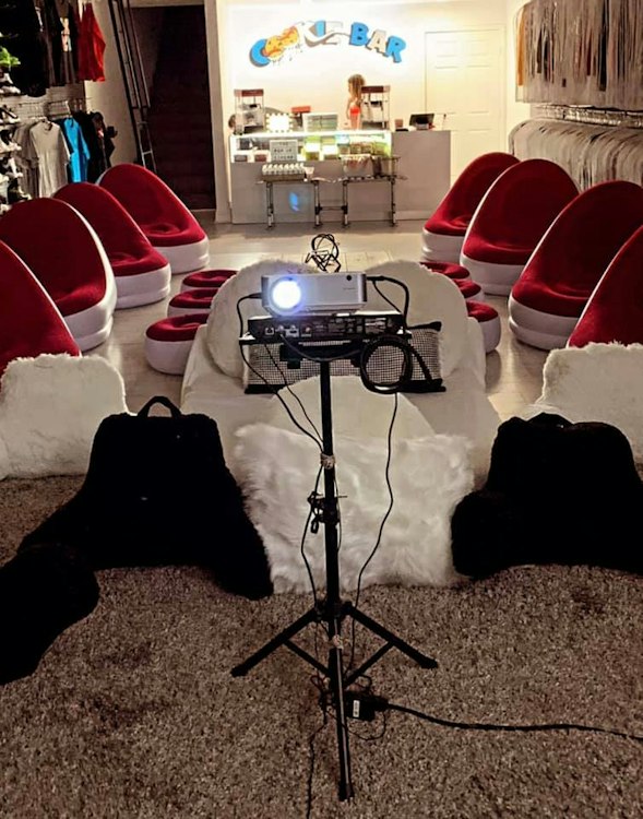 Karaoke Machine Speaker & Mics