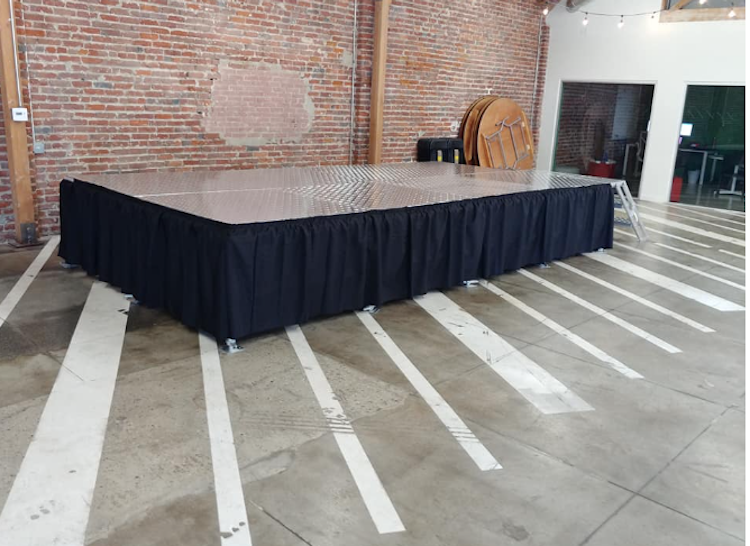 Stage 8'x24'x12