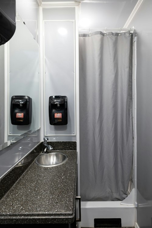 8-Station Shower Trailer