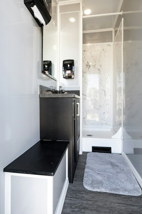 8-Station Shower Trailer