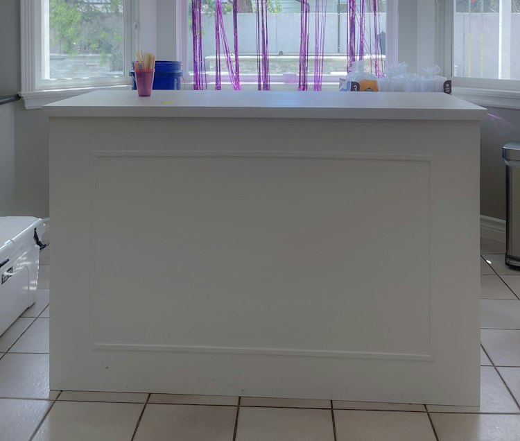 White Wood Bar