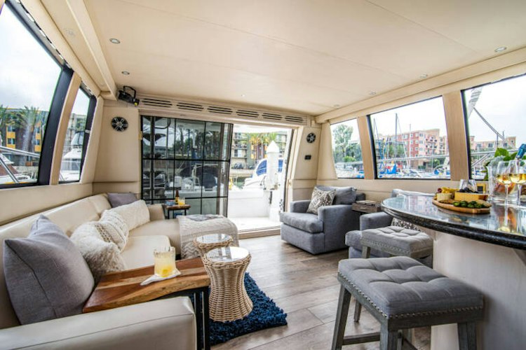 Carver Yacht / Happiest Ours