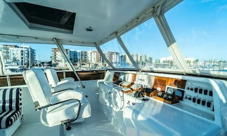 Super Luxury Lazzara Yacht
