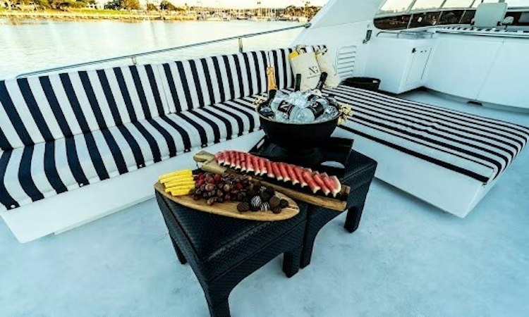 Super Luxury Lazzara Yacht