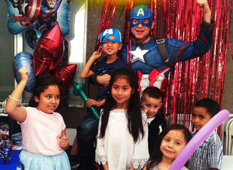 Super Hero Entertainer