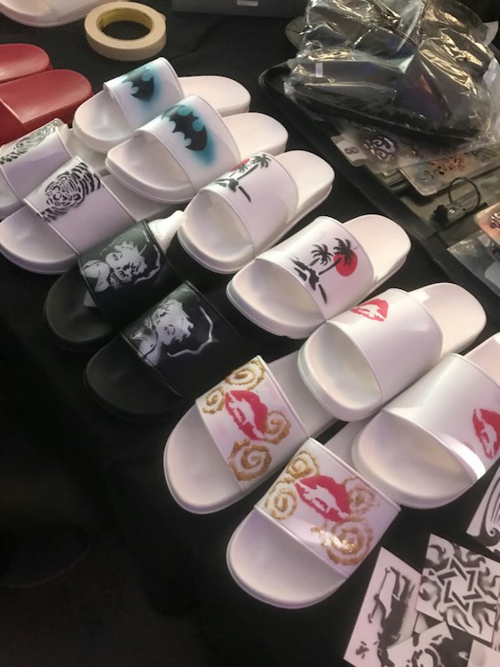 T-Shirts / Sliders