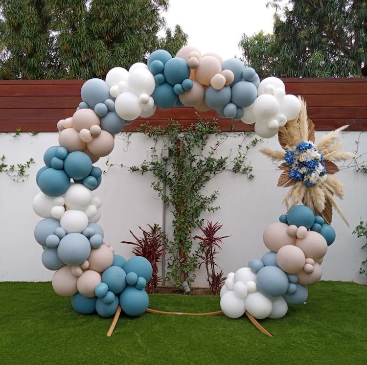 Balloon Ring w/Floral Arrangement