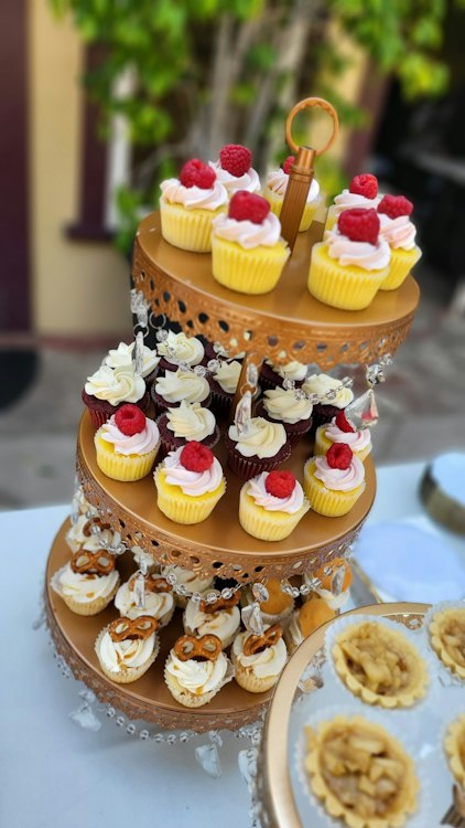 Mini Cupcakes (24 count per order)