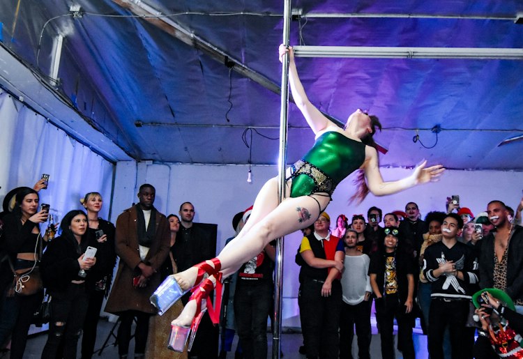 Pole Dancing