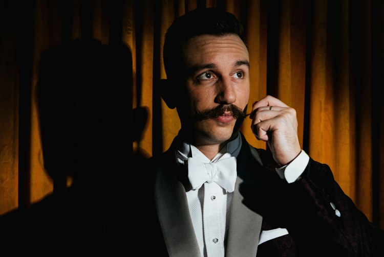 Jeff Black "Hollywood's Favorite Magician"