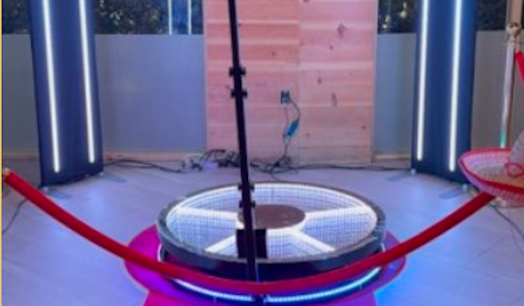 Valari | 360 Video Booth Experience with Quat