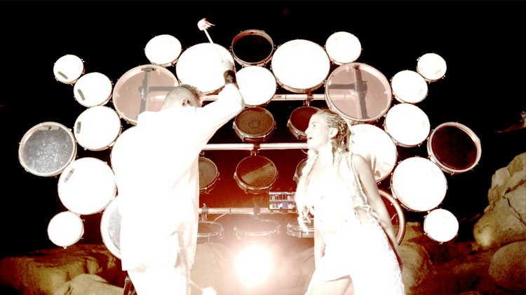 Drumdala show with Violinist