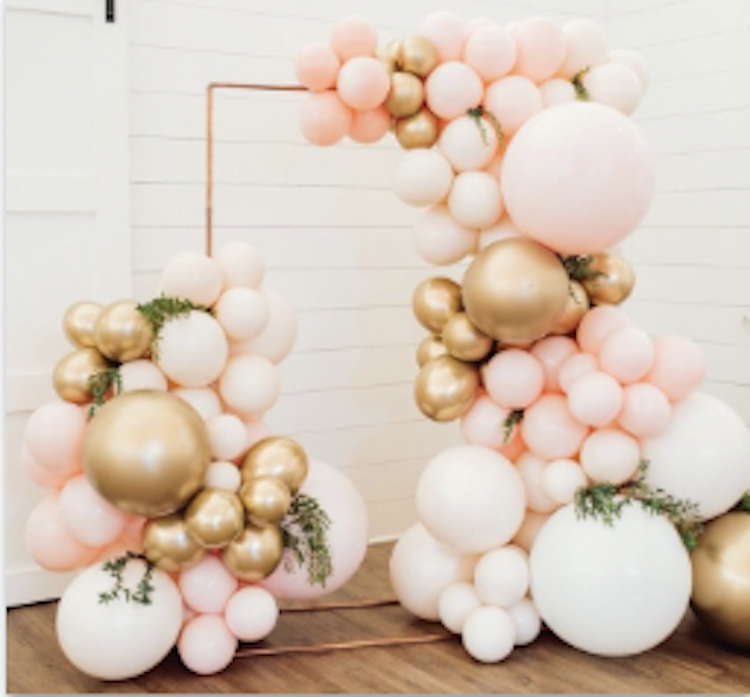 Balloon Garland with Gold Square