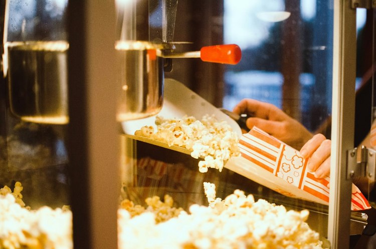 Popcorn Machine & Popcorn