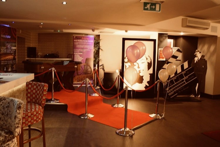 Hollywood Red Carpet Photo booth