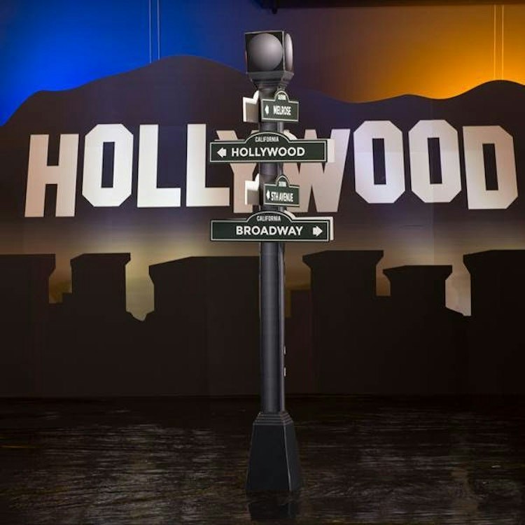 Photo Booth Prop Hollywood Signpost