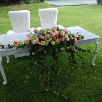 Mesas y Sillones de Novios