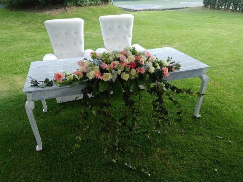 Mesas y Sillones de Novios image 3