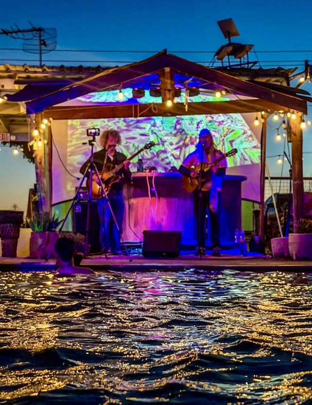 Folk-n-Soak: venue logo
