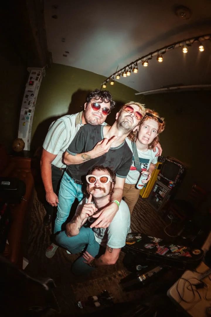(((Folkyeah!))) presents: Wine Lips with The Macks