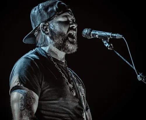 Stoney LaRue