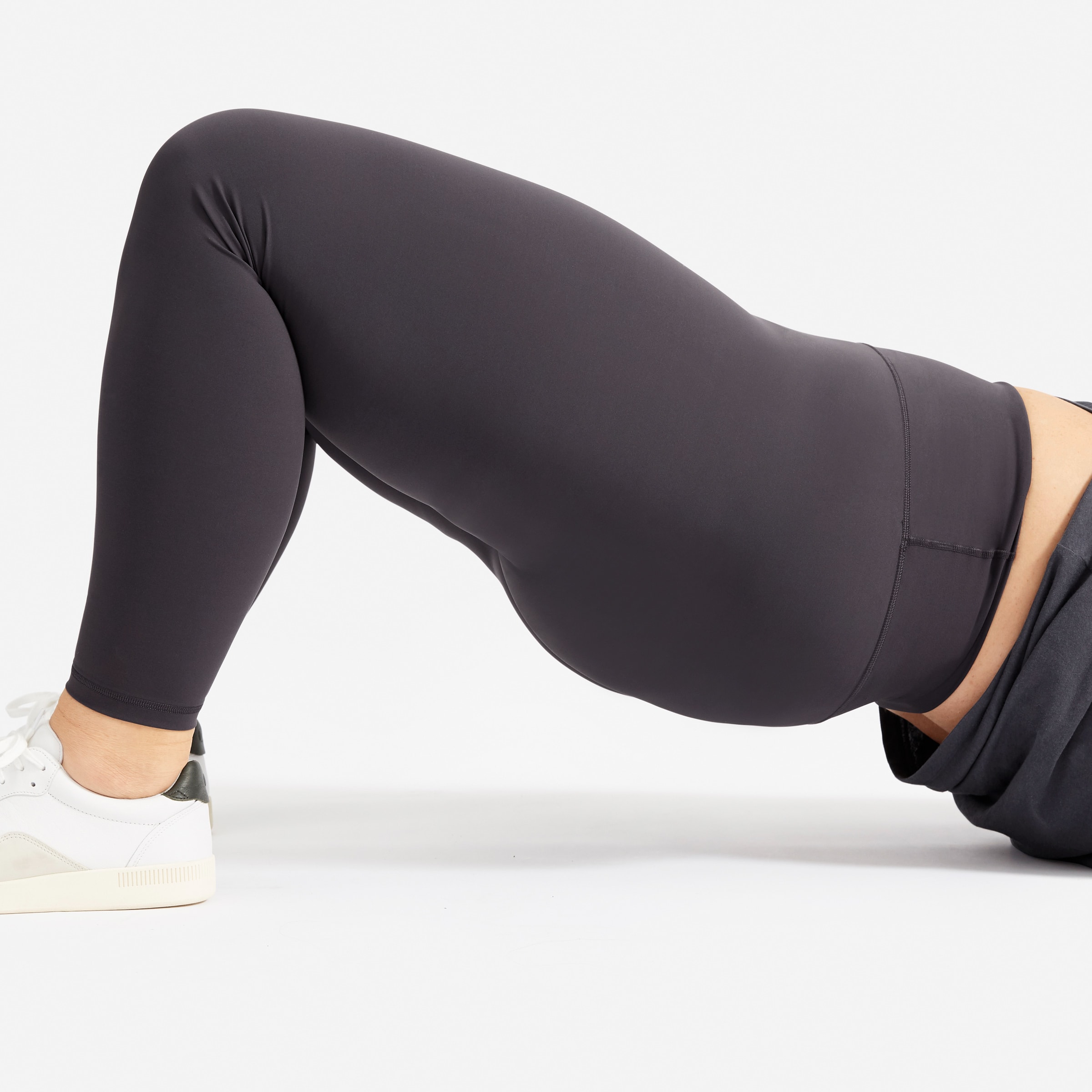 Everlane Perform Legging Review: Tried and Tested 