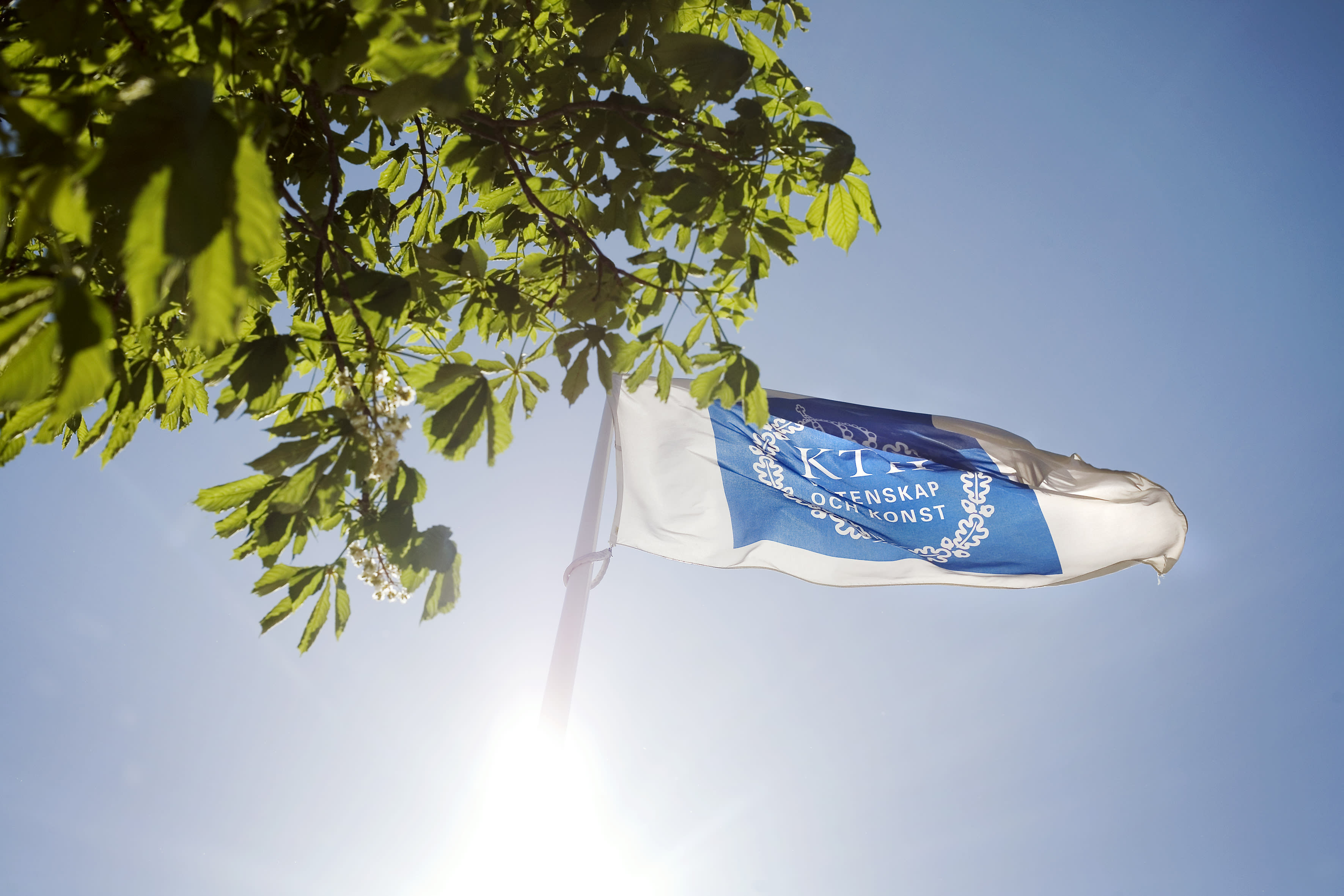 Picture of the KTH campus courtyard 