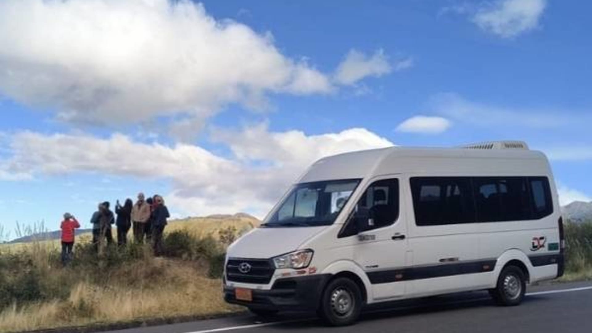 Unidad de Dacartours en una ruta del Ecuador