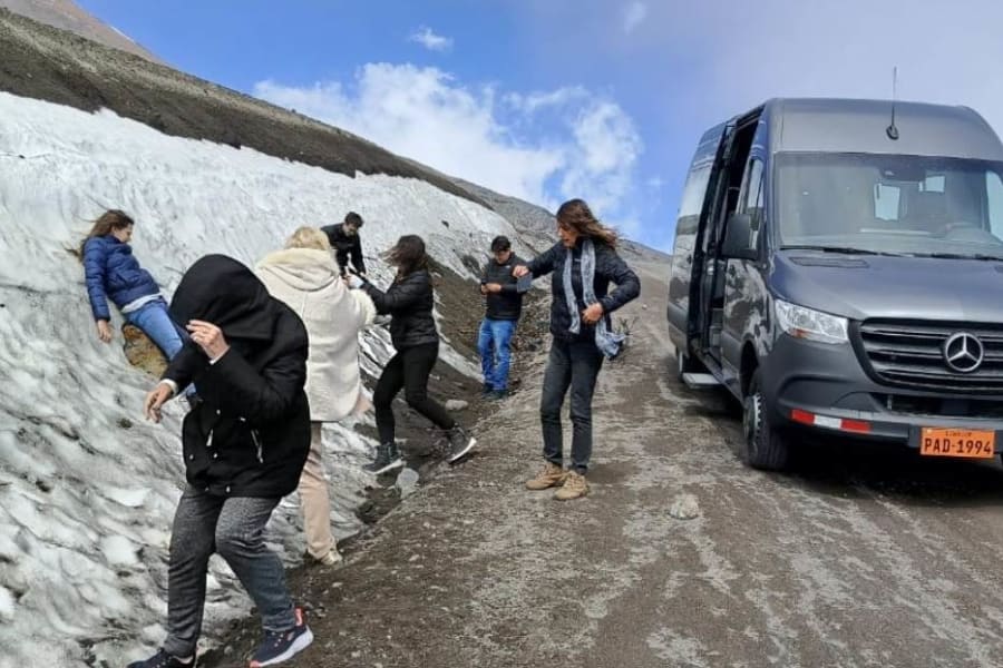 Unidad de Dacartours al servicio de una agencia de turismo receptivo