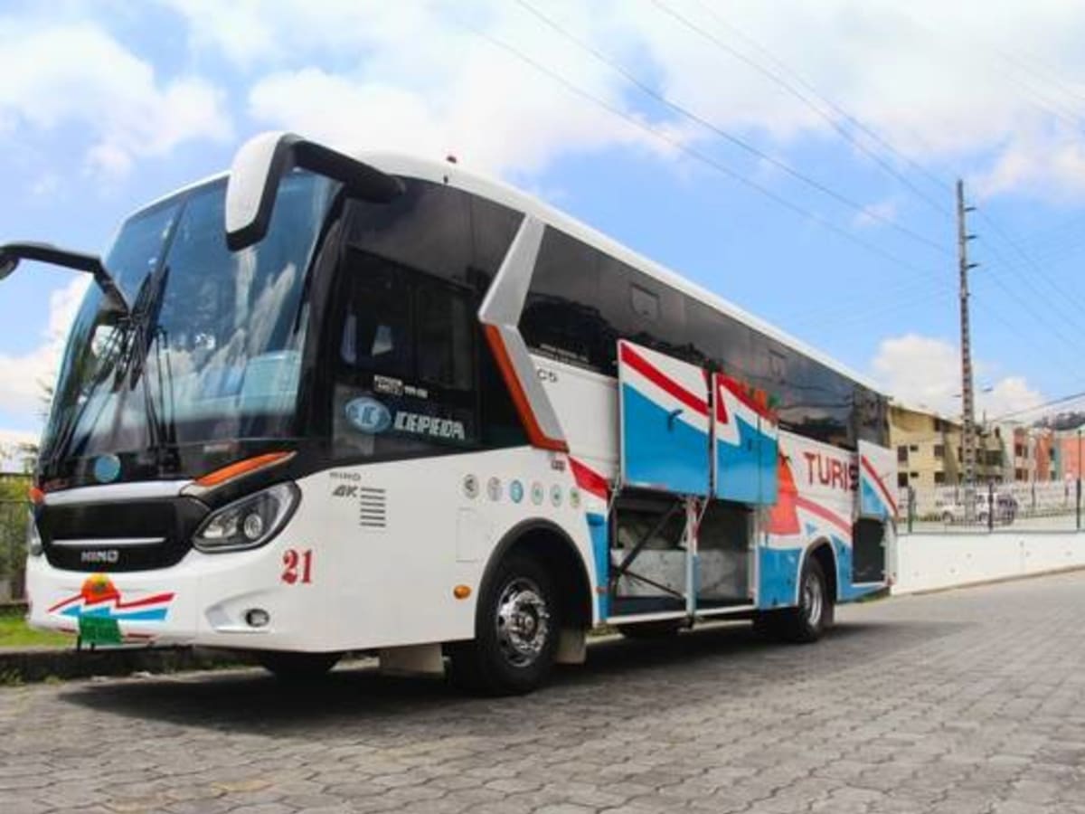 Bus de turismo Hino de Dacartours para 45 pasajeros