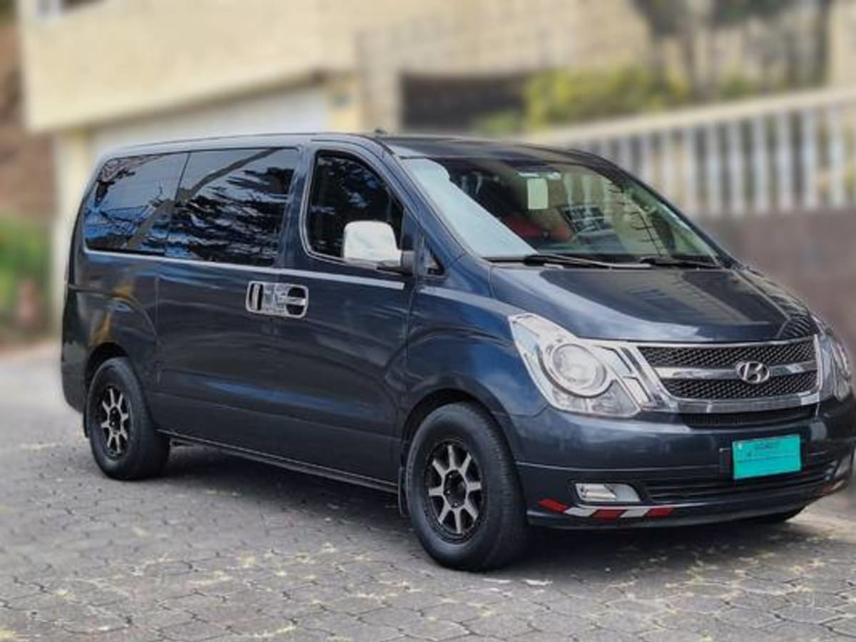 Minivan Hyundai H1 de la flota de Dacartours