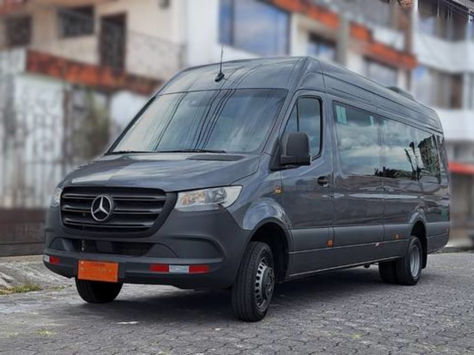 Minibús de la flota de Dacartours