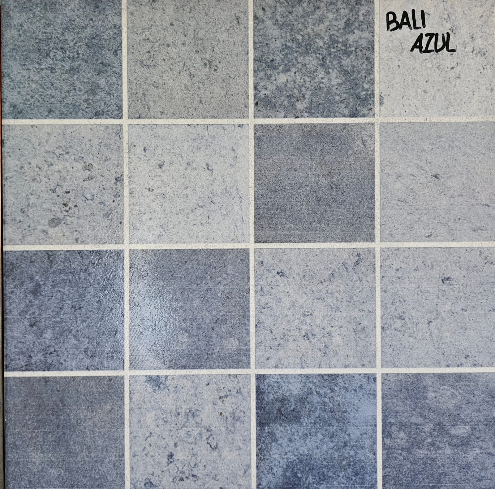 Imagen de Bali Azul 43x43 (Cerámica Salteña)