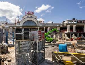 09.2022 Installation of the pre-slab for the new Casino