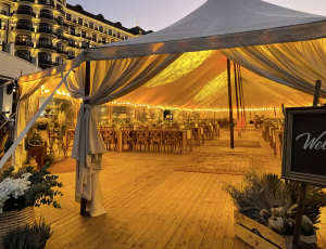 Hotel Royal exterior
