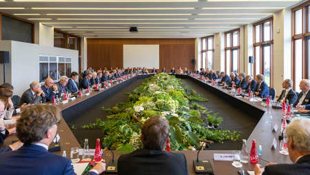 Rencontres Franco Allemande, conférence dans le salon G8 de l'Hôtel Royal à Evian