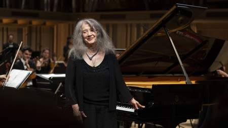 Hôtel Royal, 5 étoiles à Evian - Martha Argerich devant son piano lors d'un concert