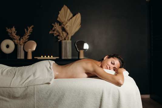 Hôtel Ermitage, 4 étoiles à Evian - Massage du dos au Spa 4 Terres