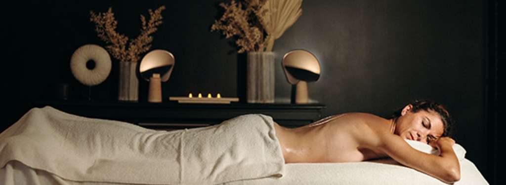 Hôtel Ermitage, 4 étoiles à Evian - Massage du dos au Spa 4 Terres