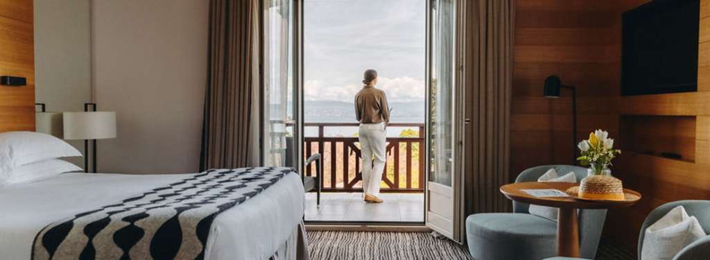 vue chambre hotel ermitage avec le lac léman